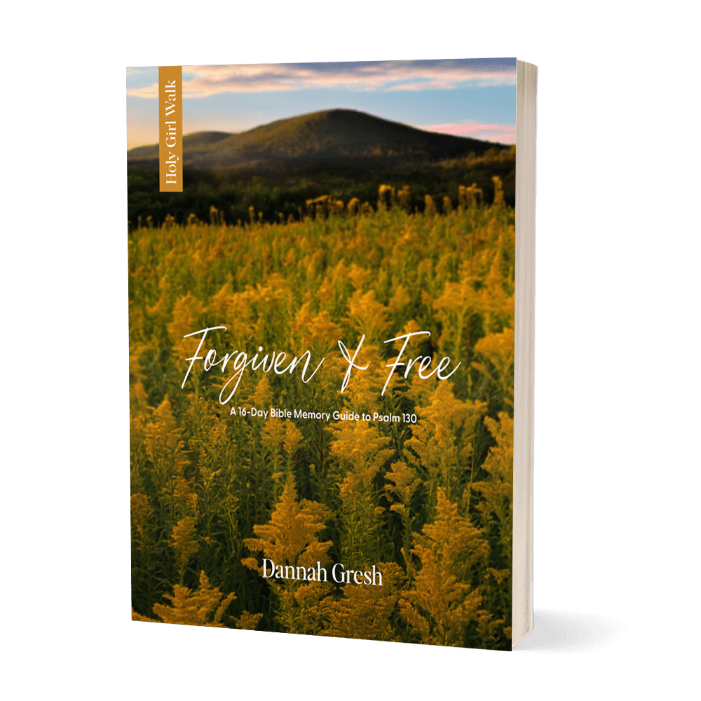 Holy Girl Walk: Forgiven and Free (Volume 4) - Pure Freedom - True Girl - Book