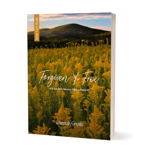 Holy Girl Walk: Forgiven and Free (Volume 4) - Pure Freedom - True Girl - Book